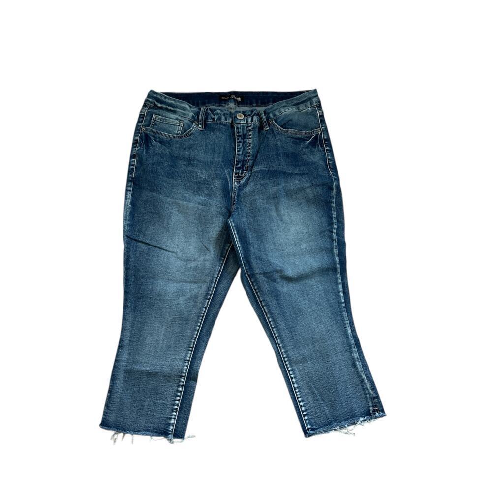 Royalty for Me Curvy Fit Cropped Jeans Blue Medium Wash Raw Hem Size 16W Capris